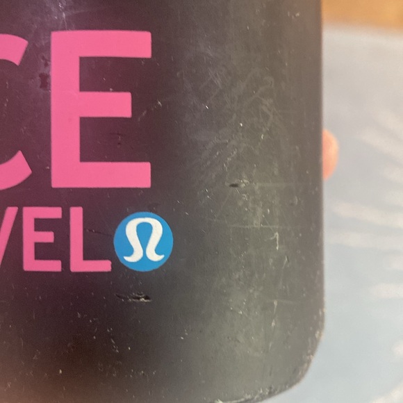 Stainless steel Lululemon water bottle - Picture 2 of 5